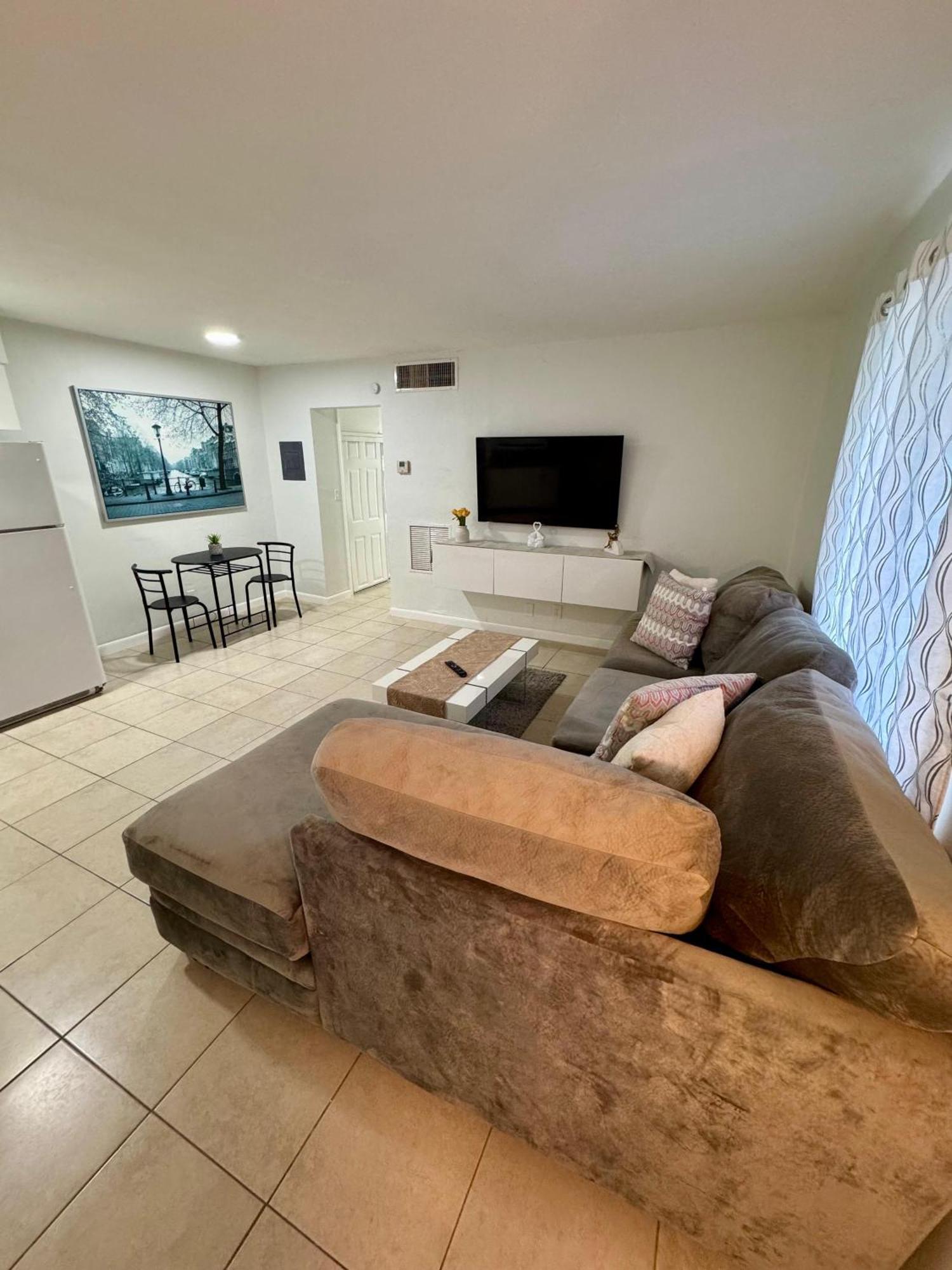Apartment In Hollywood Close To Beach & Shops 101 Εξωτερικό φωτογραφία